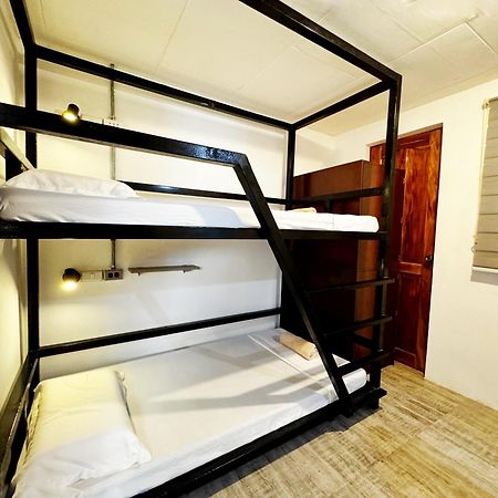Ocean Breeze Hostel By Daily Sweet Moalboal Eksteriør billede