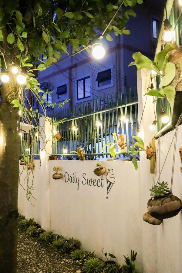 Ocean Breeze Hostel By Daily Sweet Moalboal Eksteriør billede