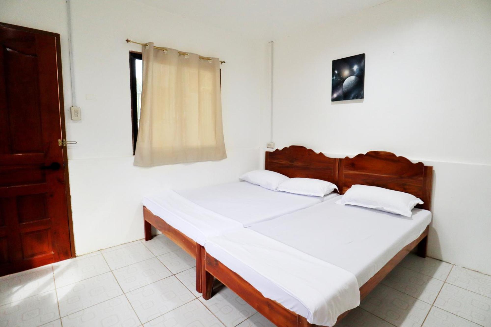 Ocean Breeze Hostel By Daily Sweet Moalboal Eksteriør billede