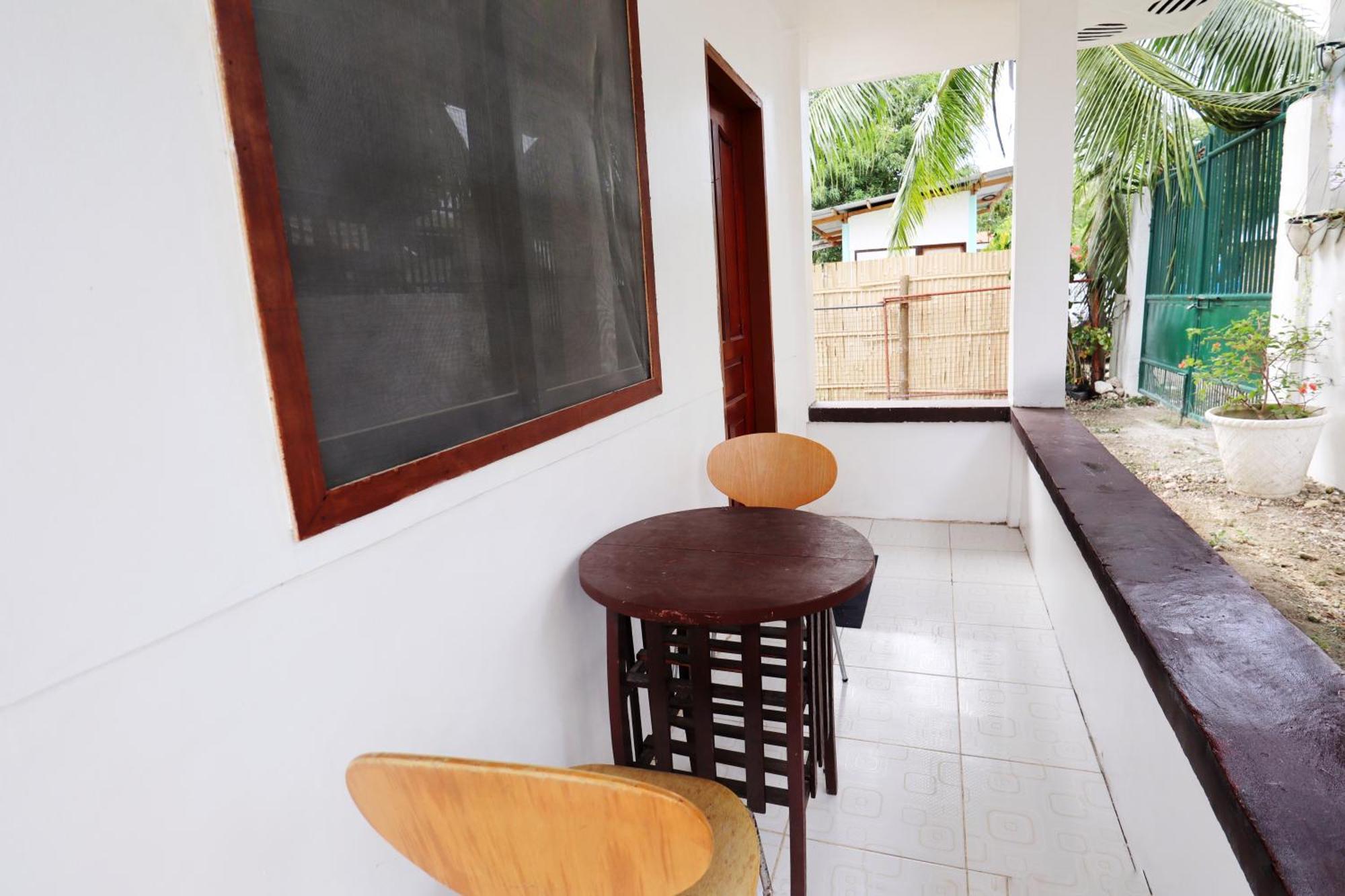 Ocean Breeze Hostel By Daily Sweet Moalboal Eksteriør billede