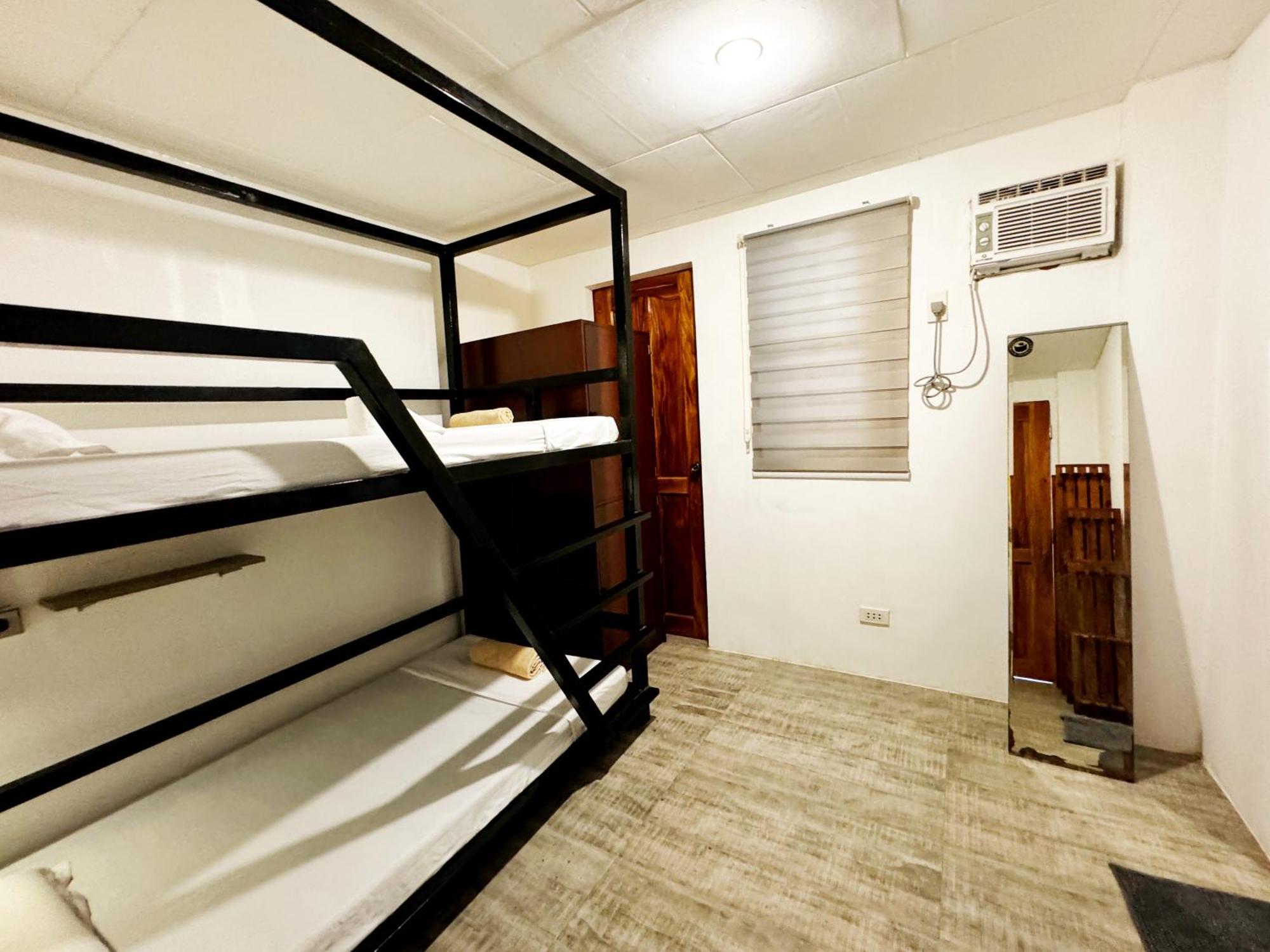 Ocean Breeze Hostel By Daily Sweet Moalboal Eksteriør billede