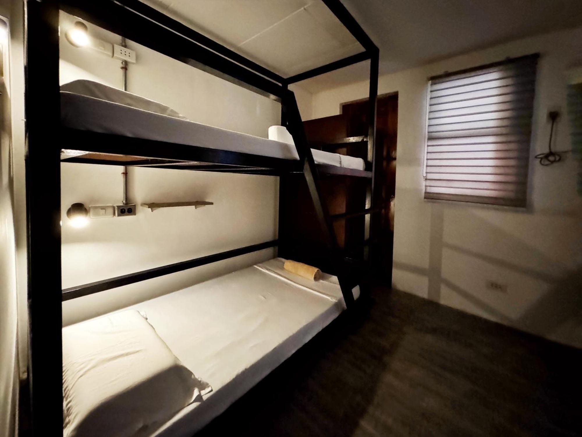 Ocean Breeze Hostel By Daily Sweet Moalboal Eksteriør billede