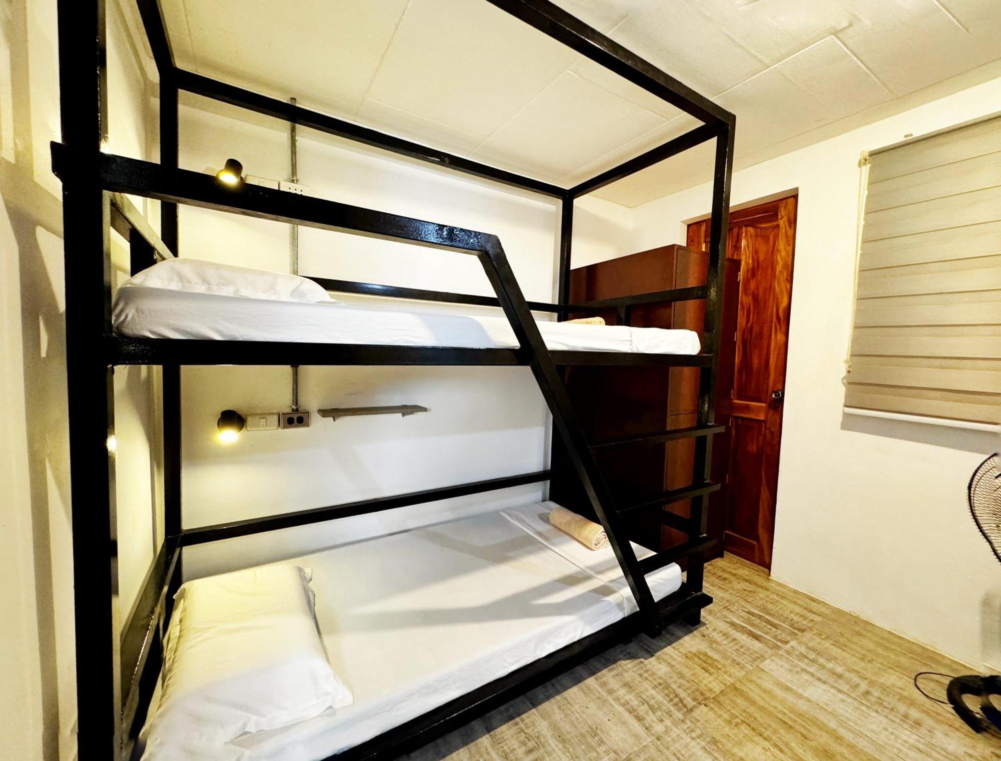 Ocean Breeze Hostel By Daily Sweet Moalboal Eksteriør billede